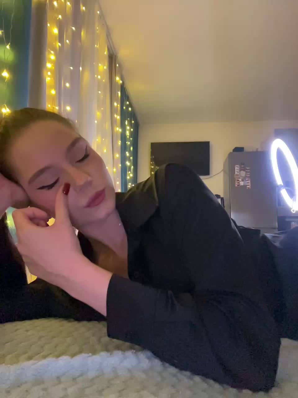 -Violetta- Cam Model Chat November 19, 2025