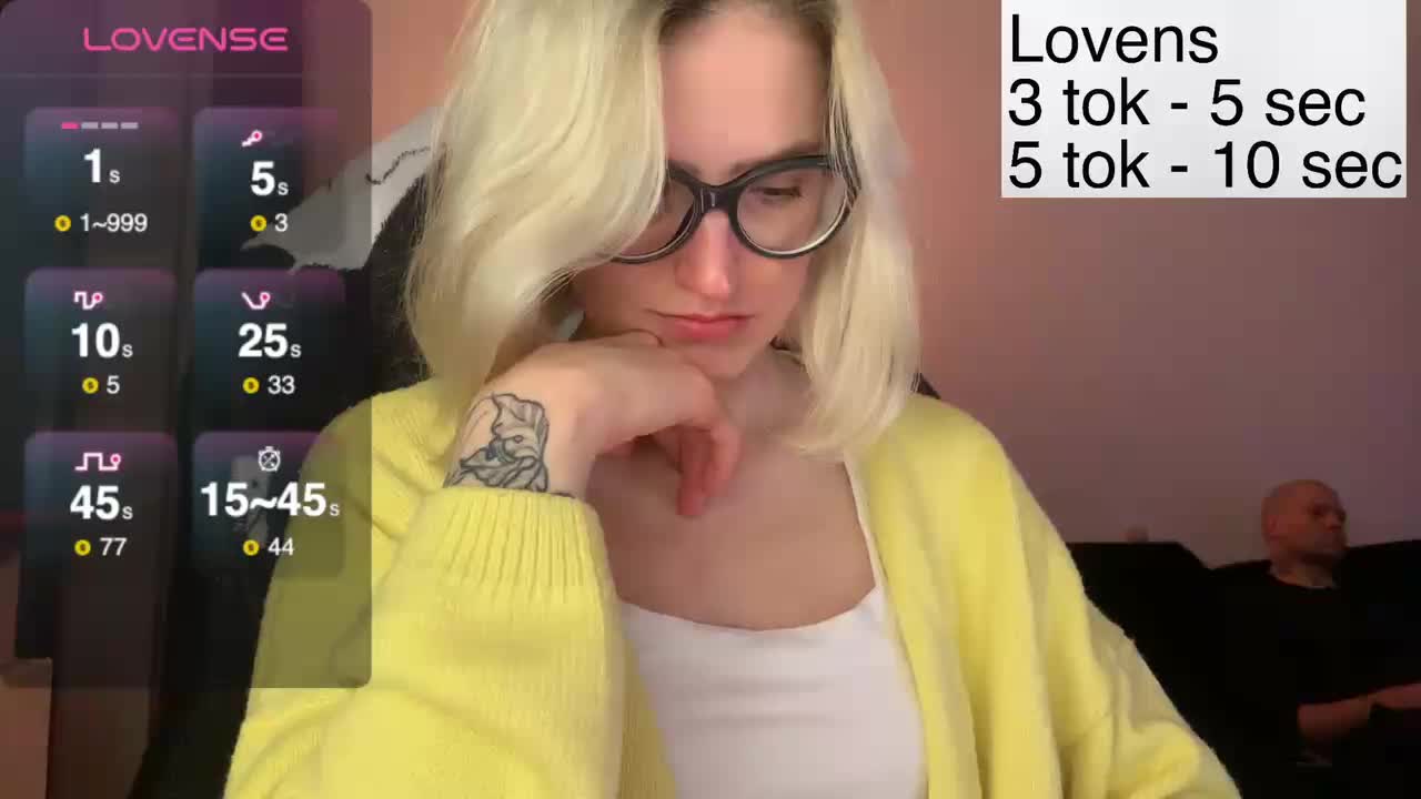 Sexy-Sweets Cam Model Chat November 20, 2025