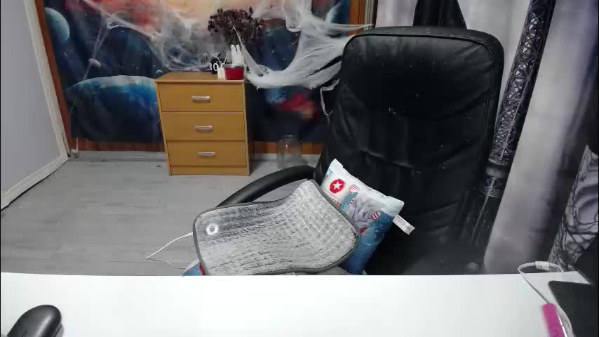 xxxnewlywedsxxx Cam Model Chat November 21, 2025