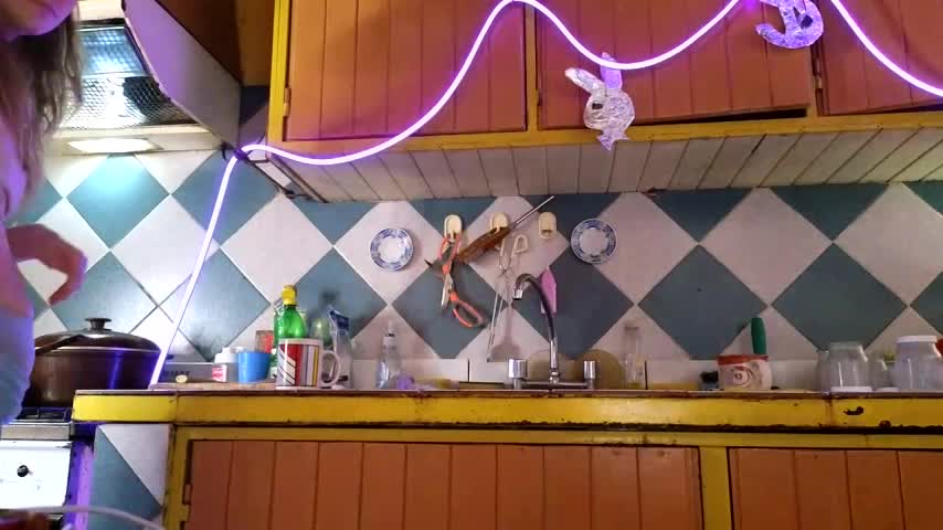 Jony_Marta Cam Model Chat November 21, 2025