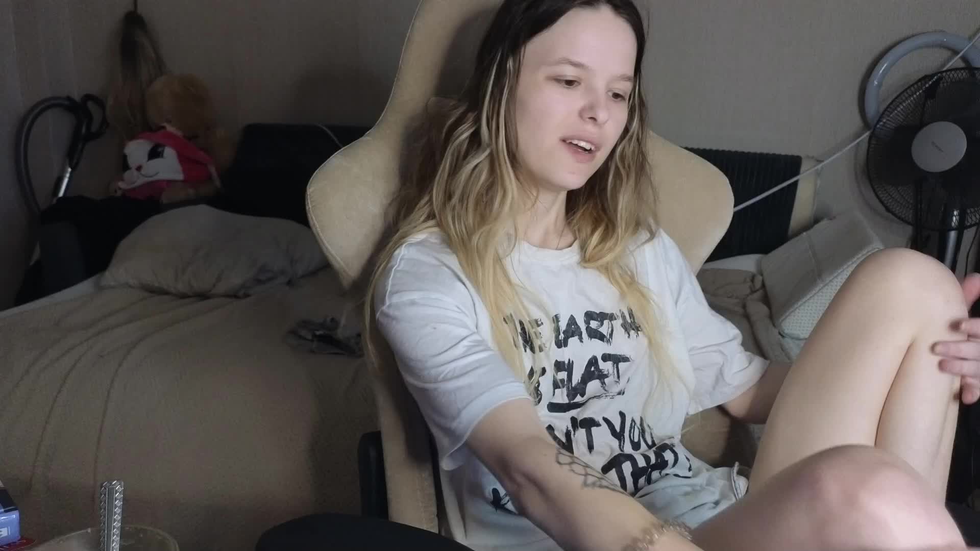 mali- Cam Model Chat November 21, 2025