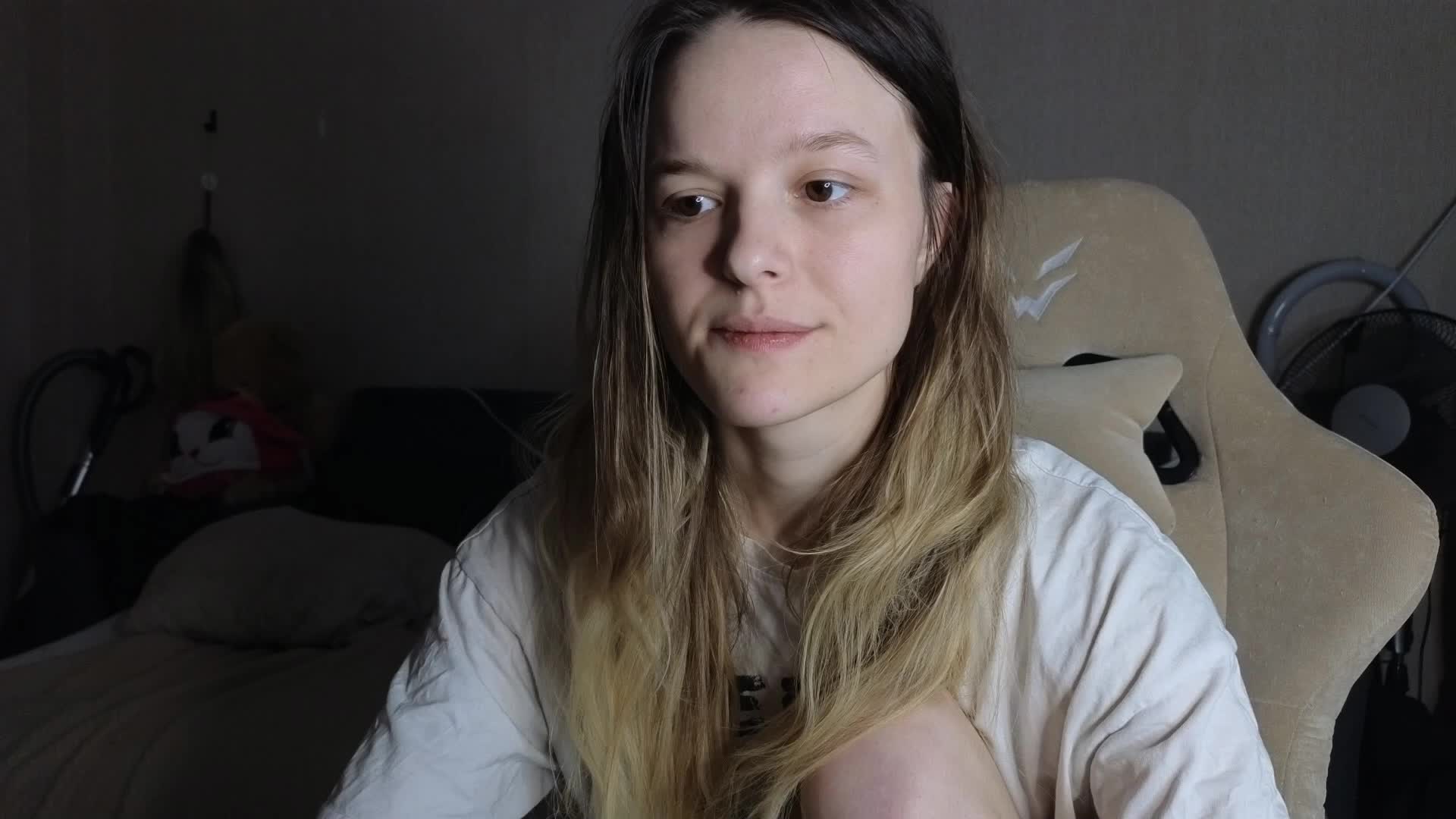 mali- Cam Model Chat November 21, 2025