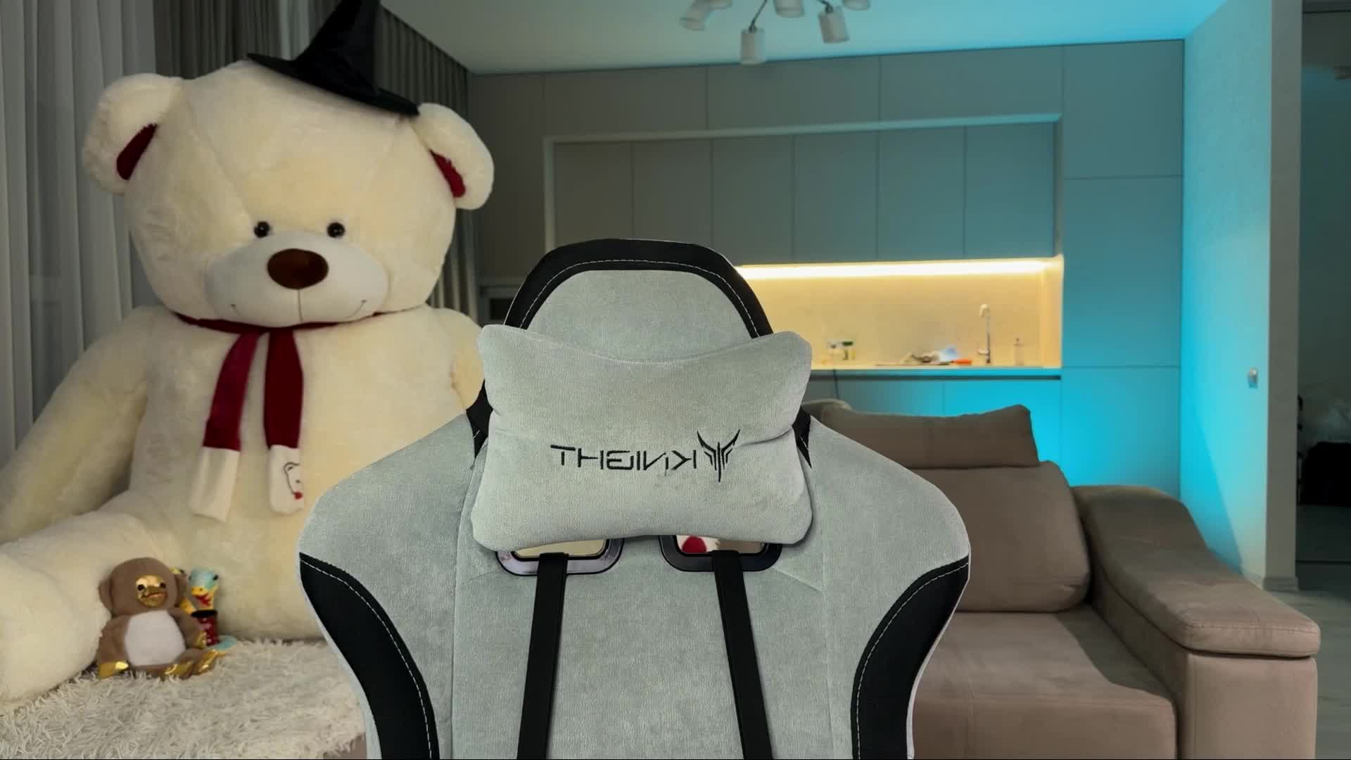 Sofi-Mi Cam Model Chat November 21, 2025