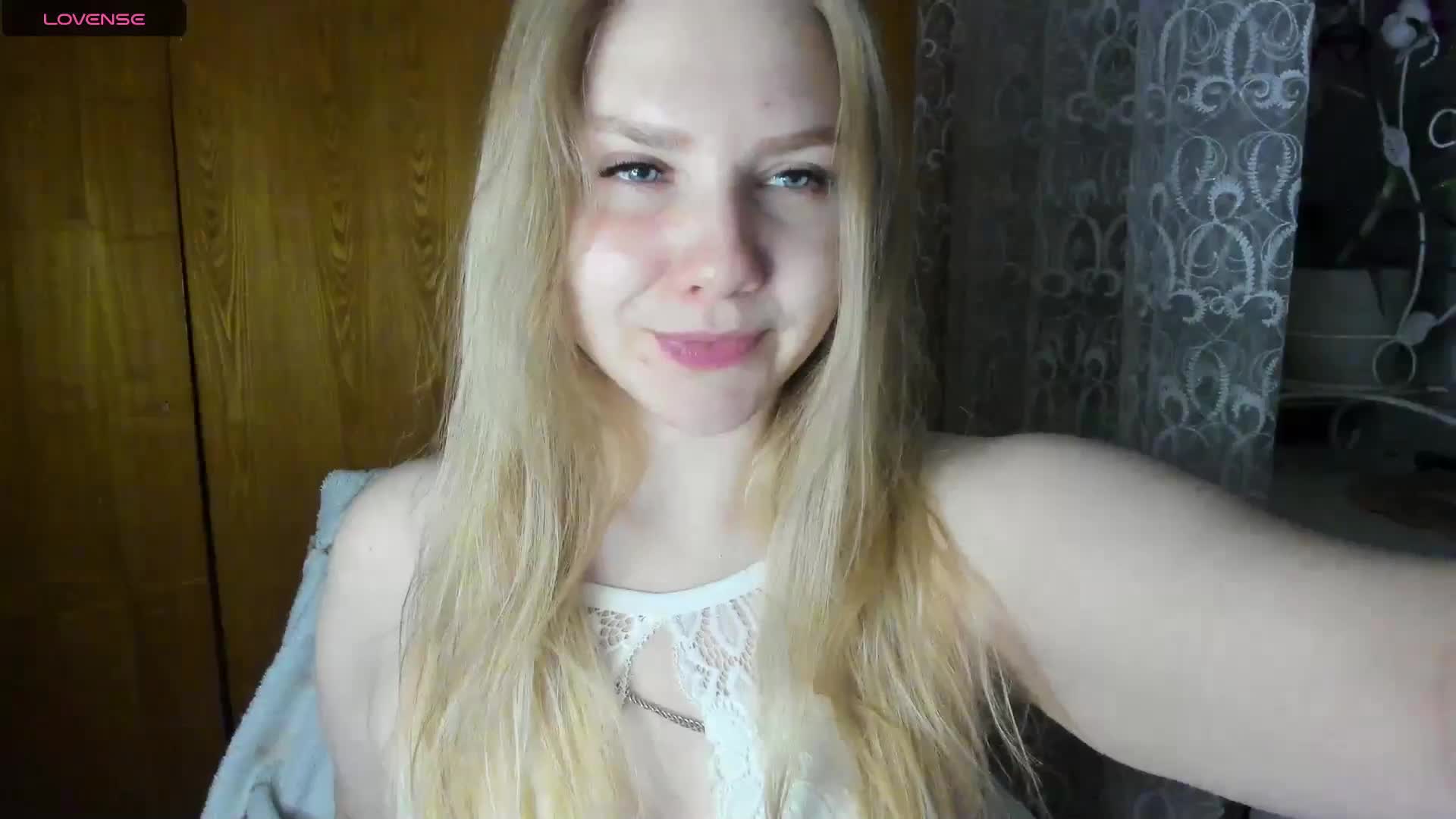 Emma-Frizea Cam Model Chat November 22, 2025