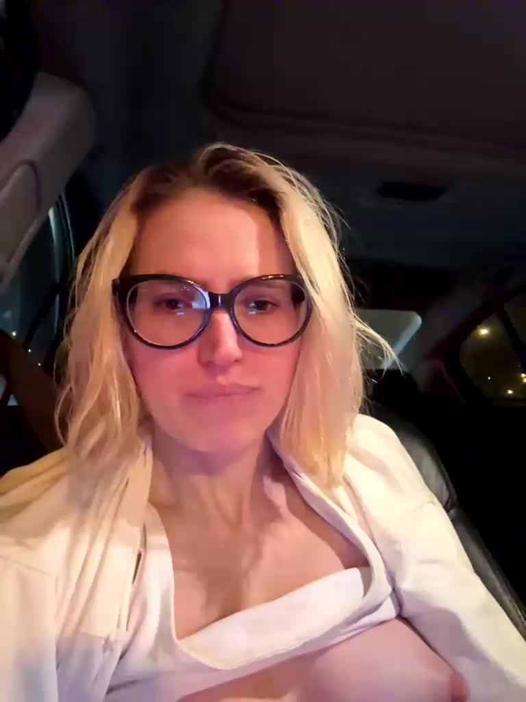 Sexy-Sweets Cam Model Chat November 23, 2025