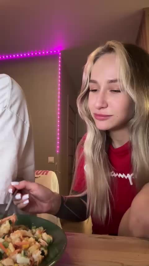 QueenKing Cam Model Chat November 24, 2025