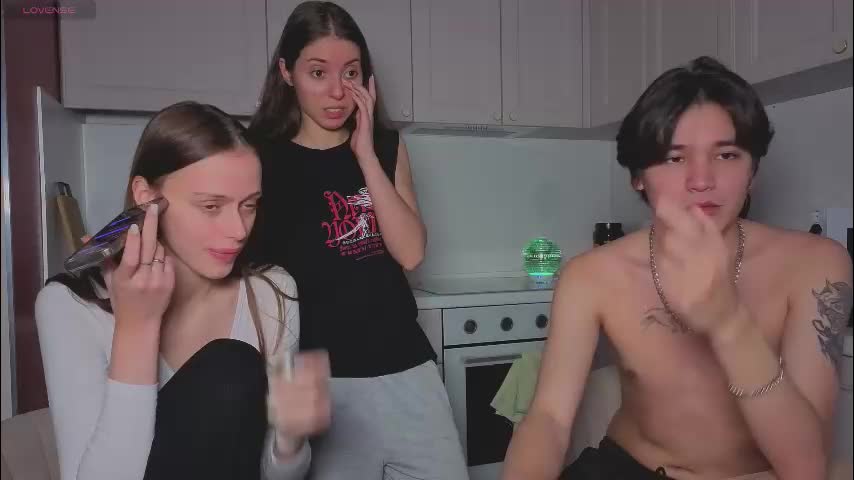 ihavepaws33 Cam Model Chat November 25, 2025