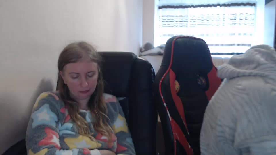 jenisandpeter Cam Model Chat November 25, 2025