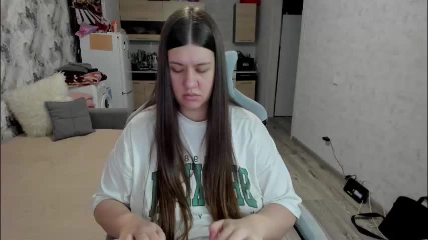 kianna_dior__2025-11-20_15-54-00_076 Cam Model Chat November 25, 2025