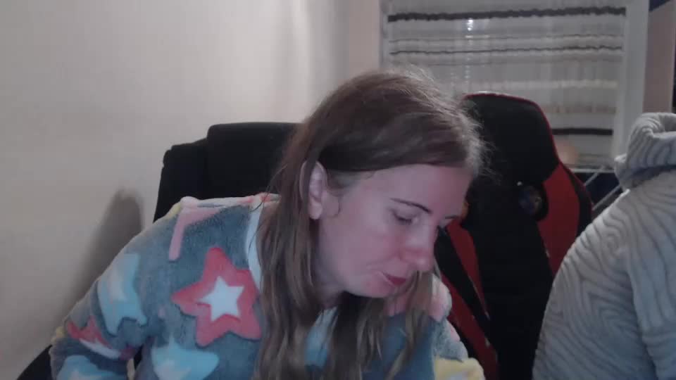 jenisandpeter Cam Model Chat November 25, 2025