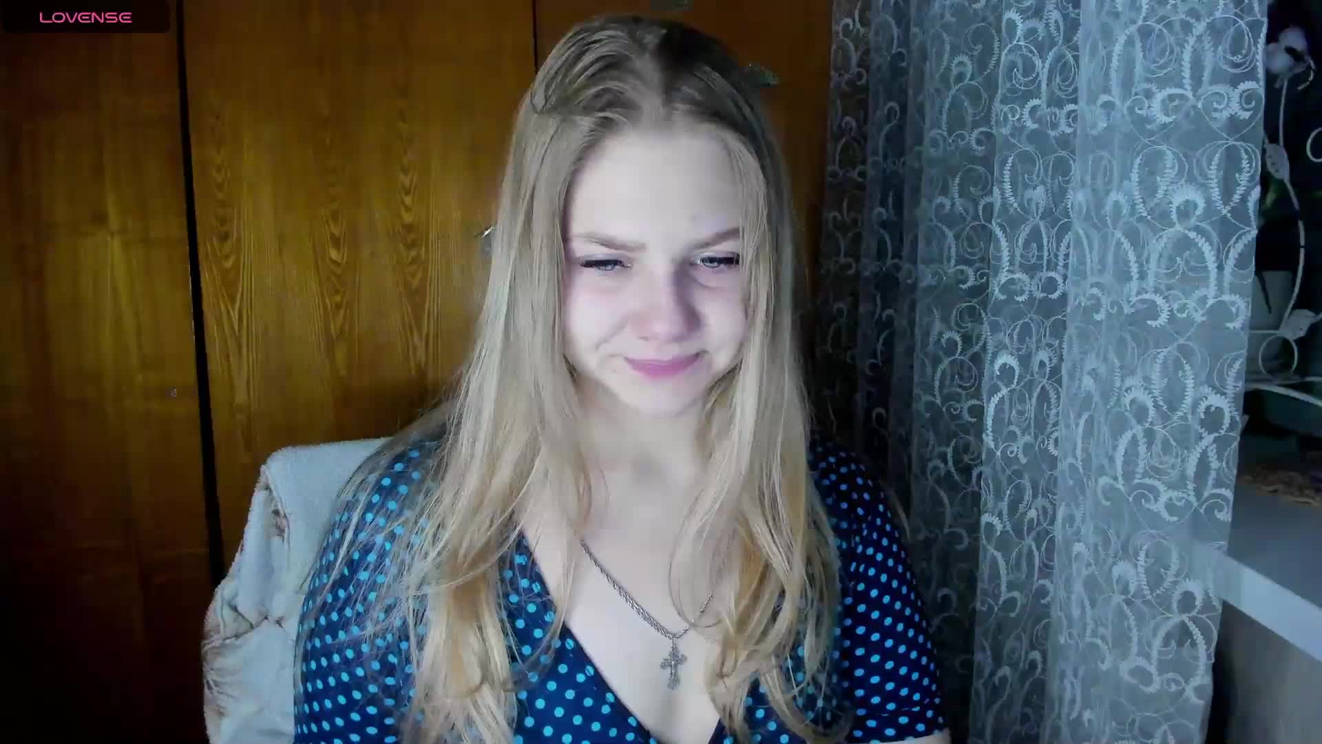 Emma-Frizea Cam Model Chat November 26, 2025