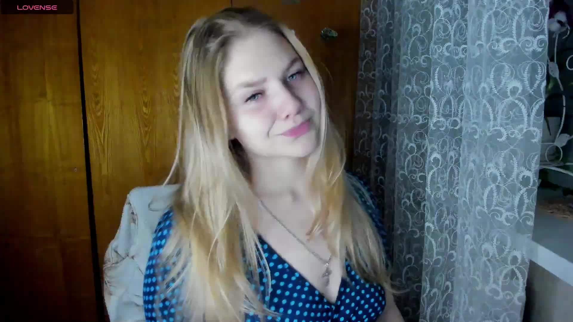 Emma-Frizea Cam Model Chat November 26, 2025