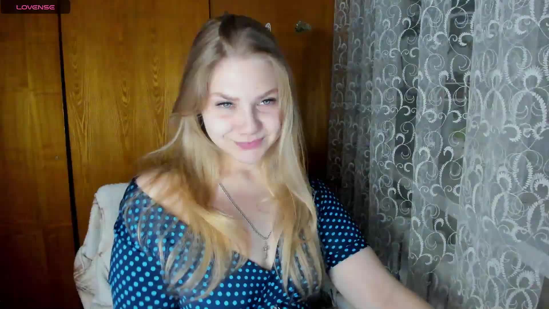 Emma-Frizea Cam Model Chat November 26, 2025