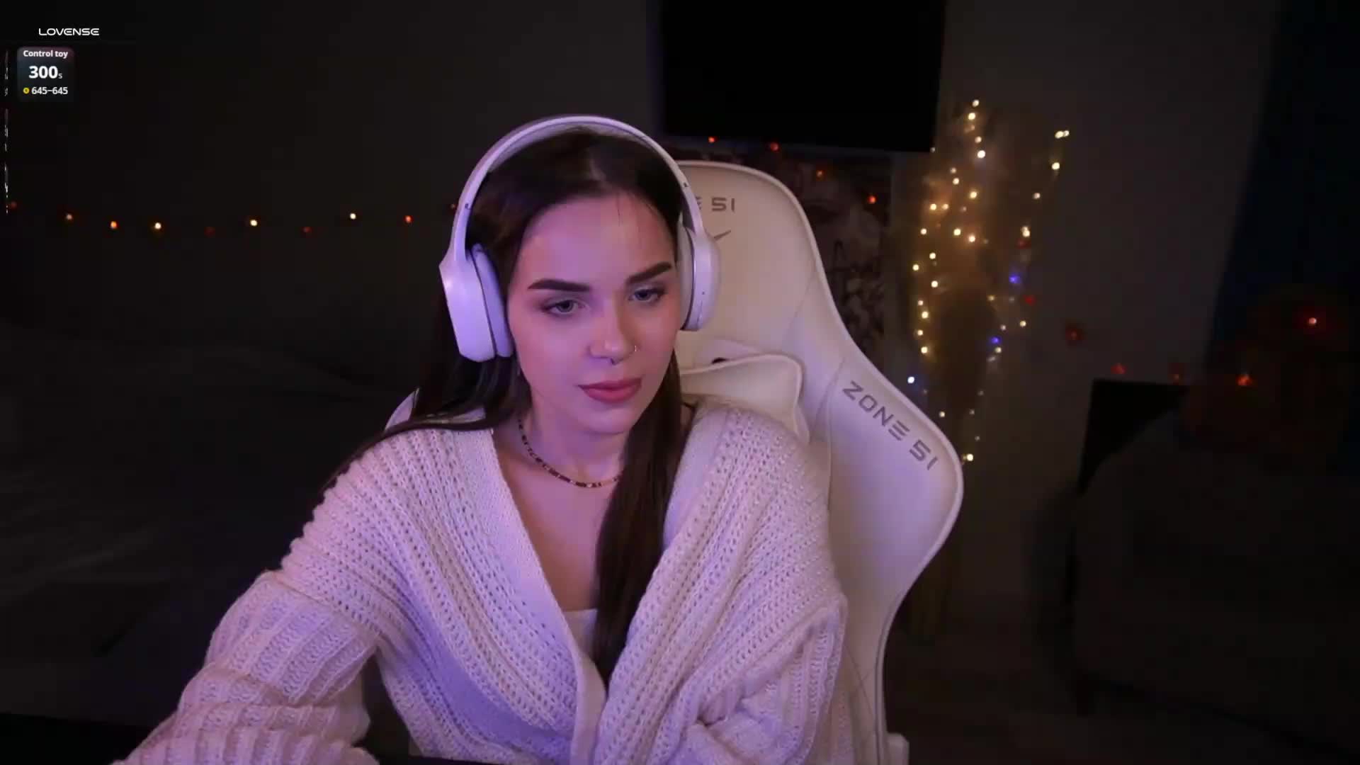 MiniNika Cam Model Chat November 27, 2025