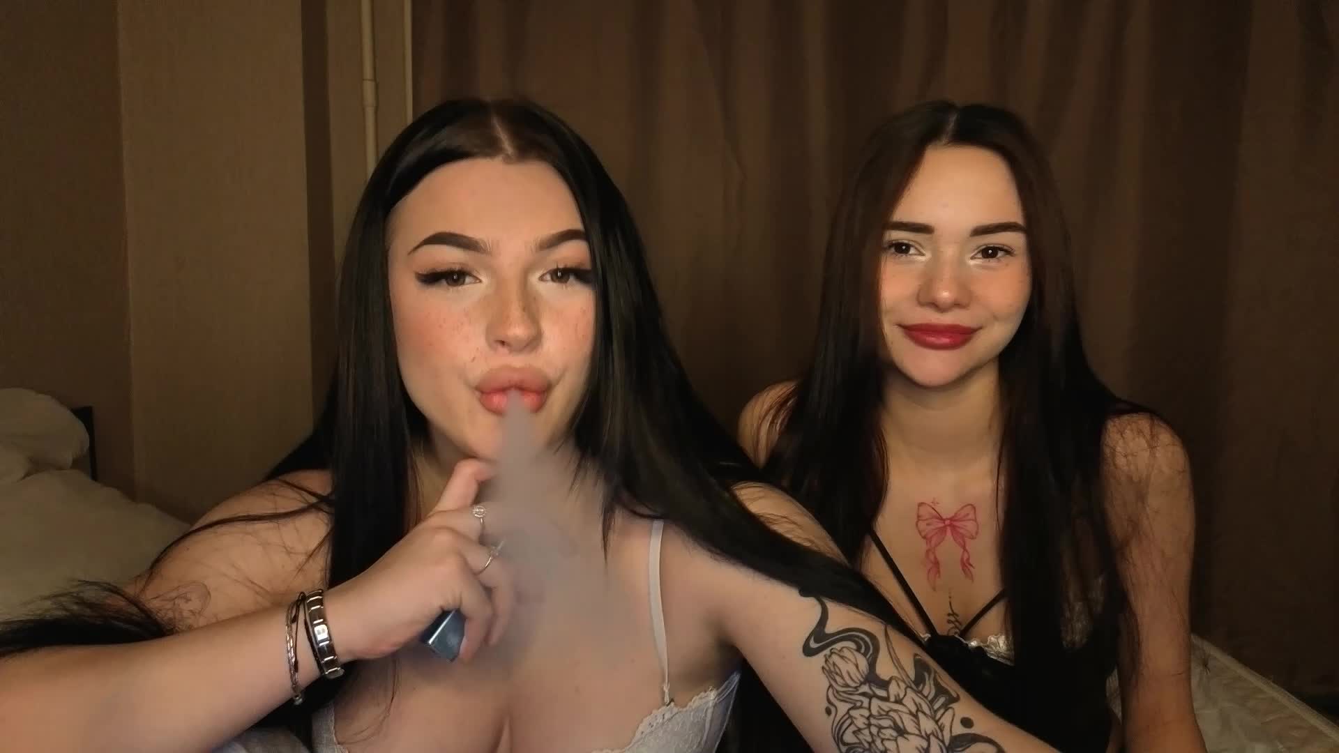 LisaAndDenis Cam Model Chat November 28, 2025