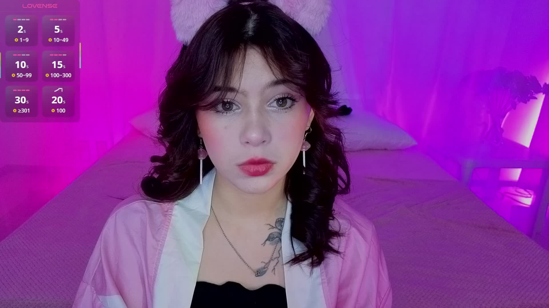 CoralineJones Cam Model Chat November 28, 2025