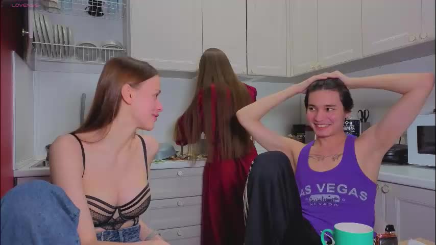 ihavepaws33 Cam Model Chat November 28, 2025