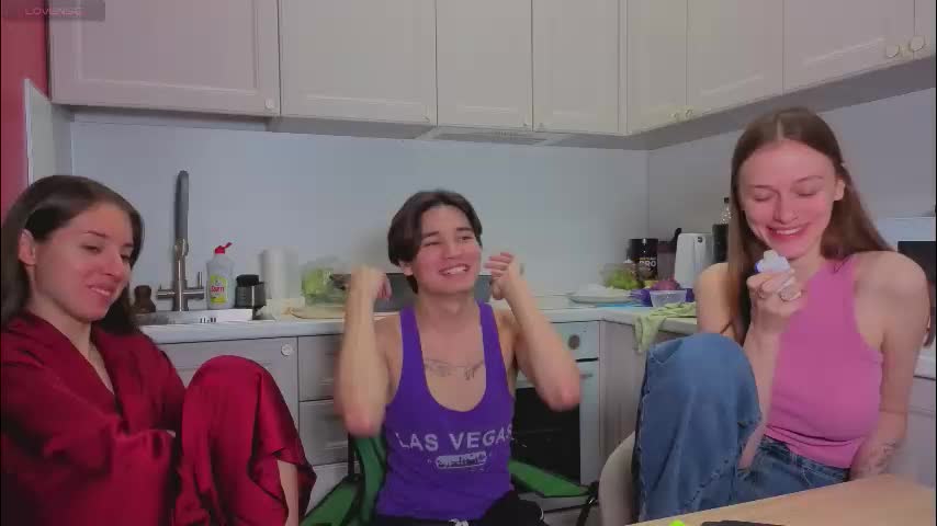 ihavepaws33 Cam Model Chat November 28, 2025