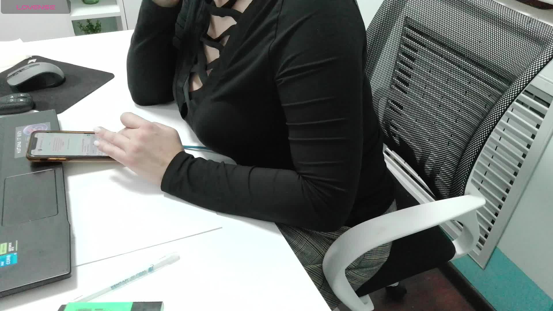 Lyalya7771 Cam Model Chat November 28, 2025