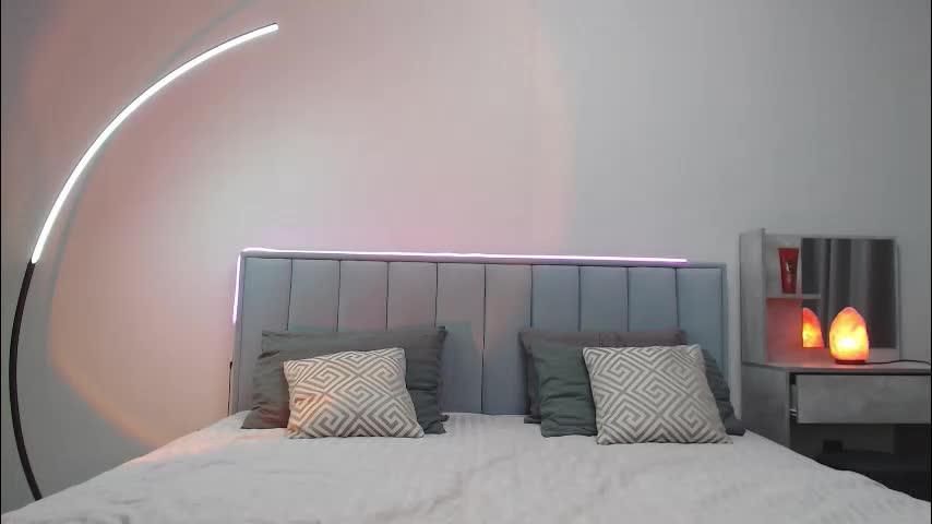 love_vibe Cam Model Chat November 28, 2025