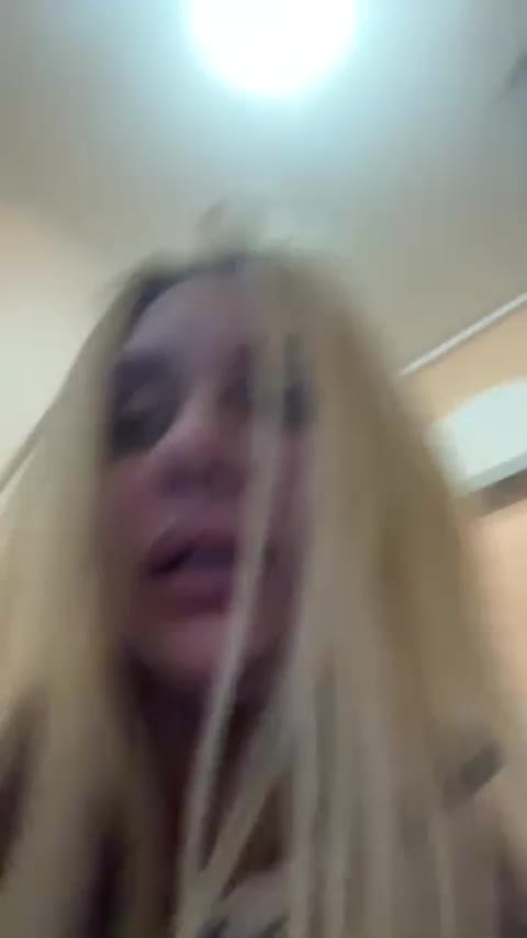 Tvoyasamka77 Cam Model Chat December 1, 2025