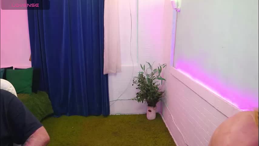 alisaaleks Cam Model Chat December 1, 2025