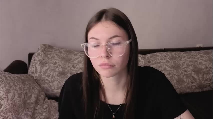 let_me_seee Cam Model Chat December 1, 2025