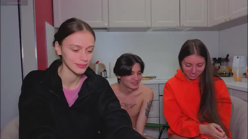 ihavepaws33 Cam Model Chat December 1, 2025