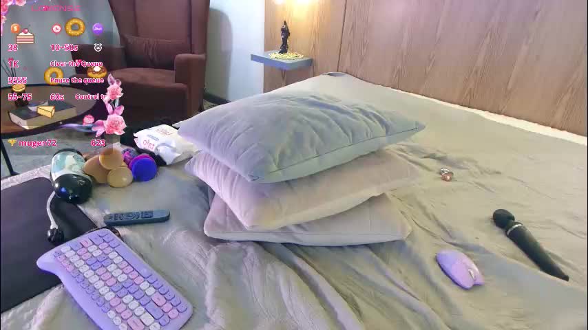 aurora_radiance Cam Model Chat December 1, 2025