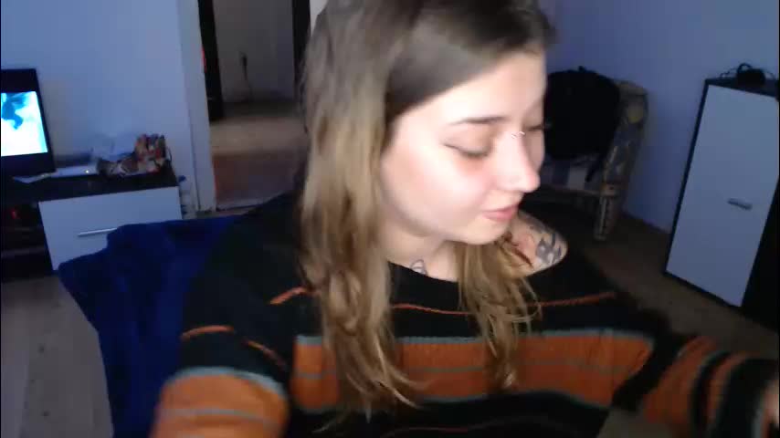 aliens4twenty Cam Model Chat December 1, 2025