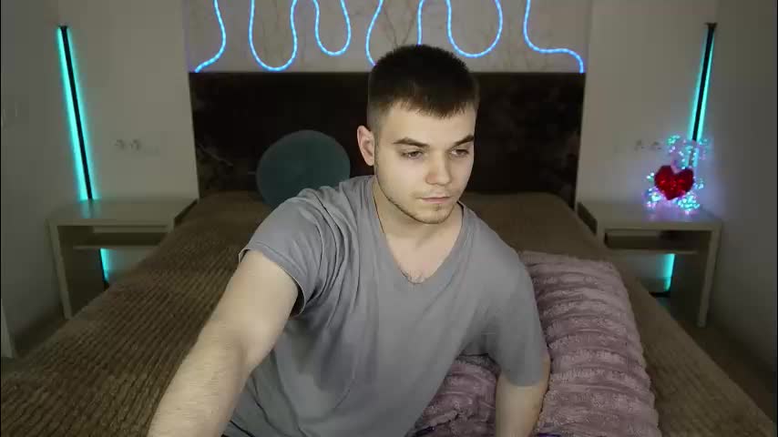 vikki_and_george Cam Model Chat December 1, 2025