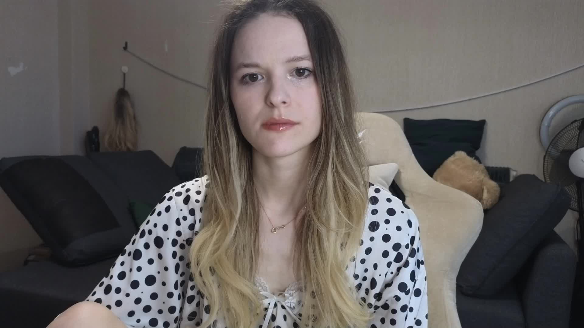 mali- Cam Model Chat December 1, 2025