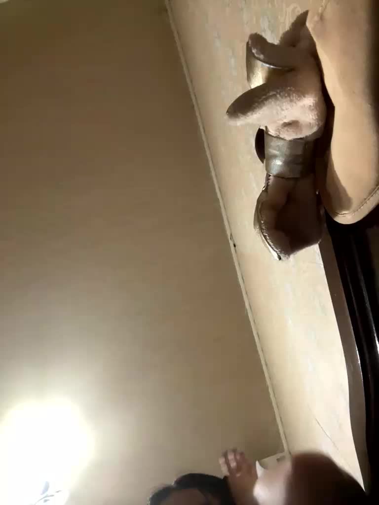 Vika-62 Cam Model Chat December 1, 2025