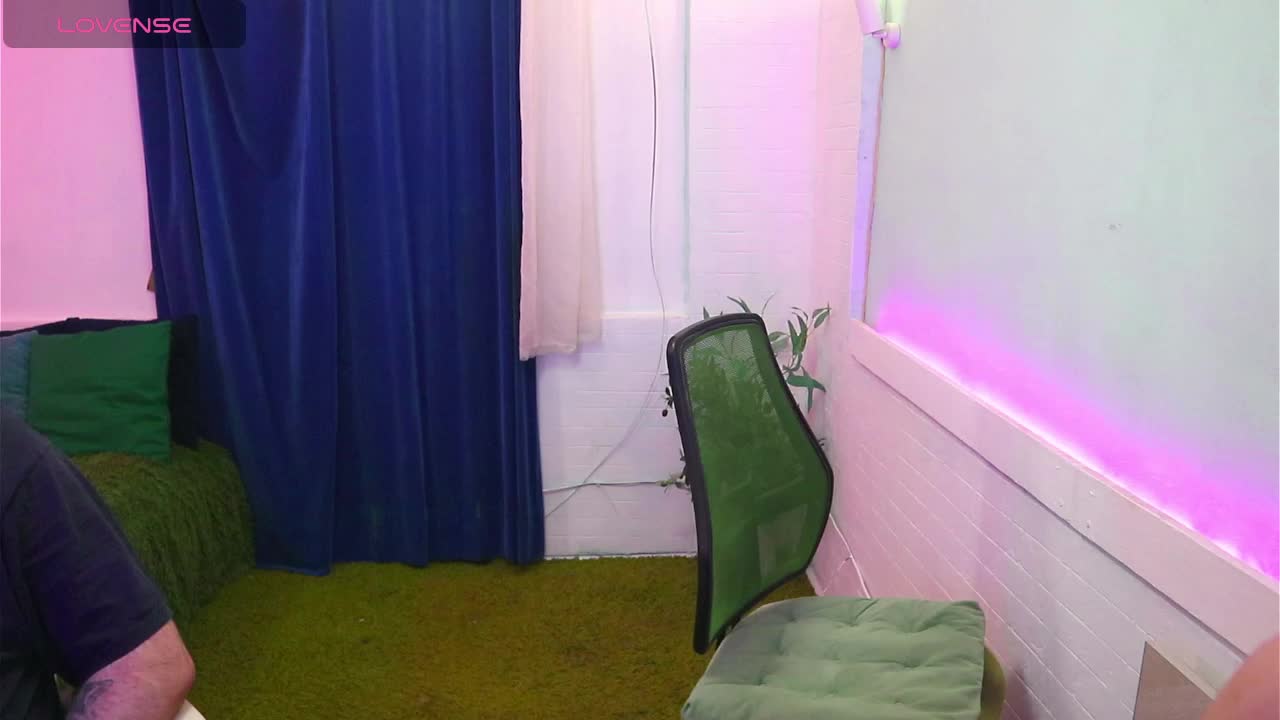 AlisaAleks Cam Model Chat December 2, 2025