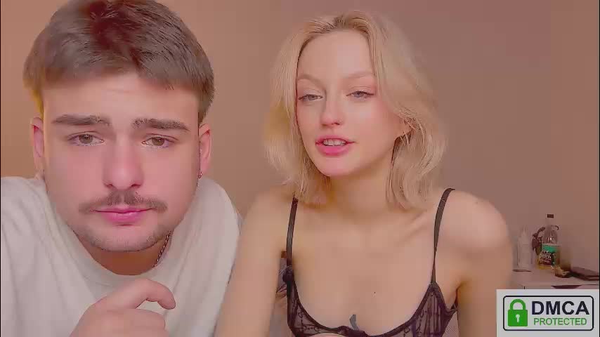 your_molly_mark Cam Model Chat December 2, 2025