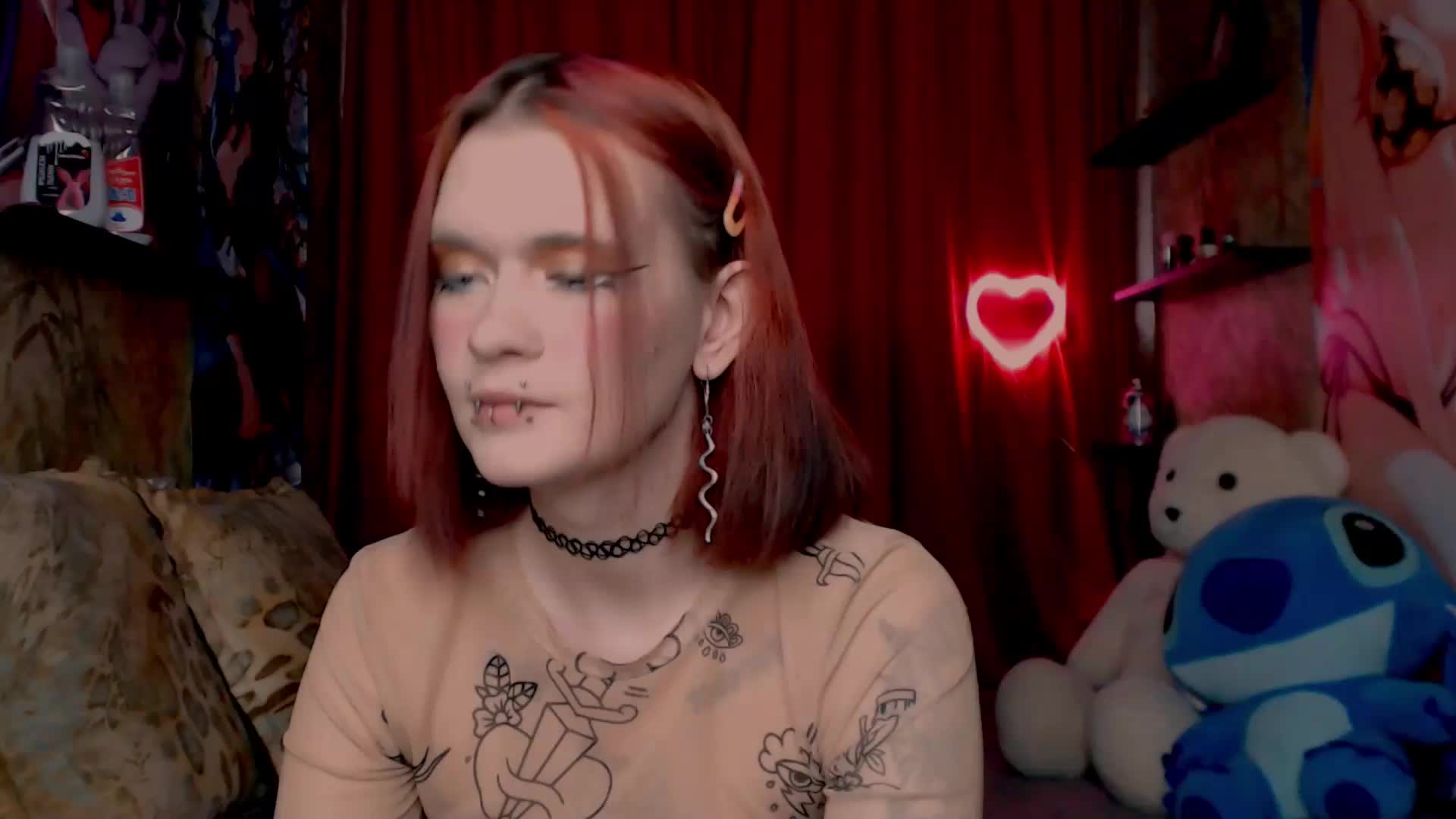 Velvet-and-Venom Cam Model Chat December 2, 2025