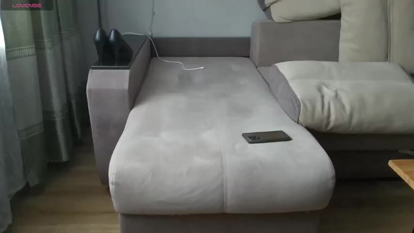 Milaa1998 Cam Model Chat December 2, 2025