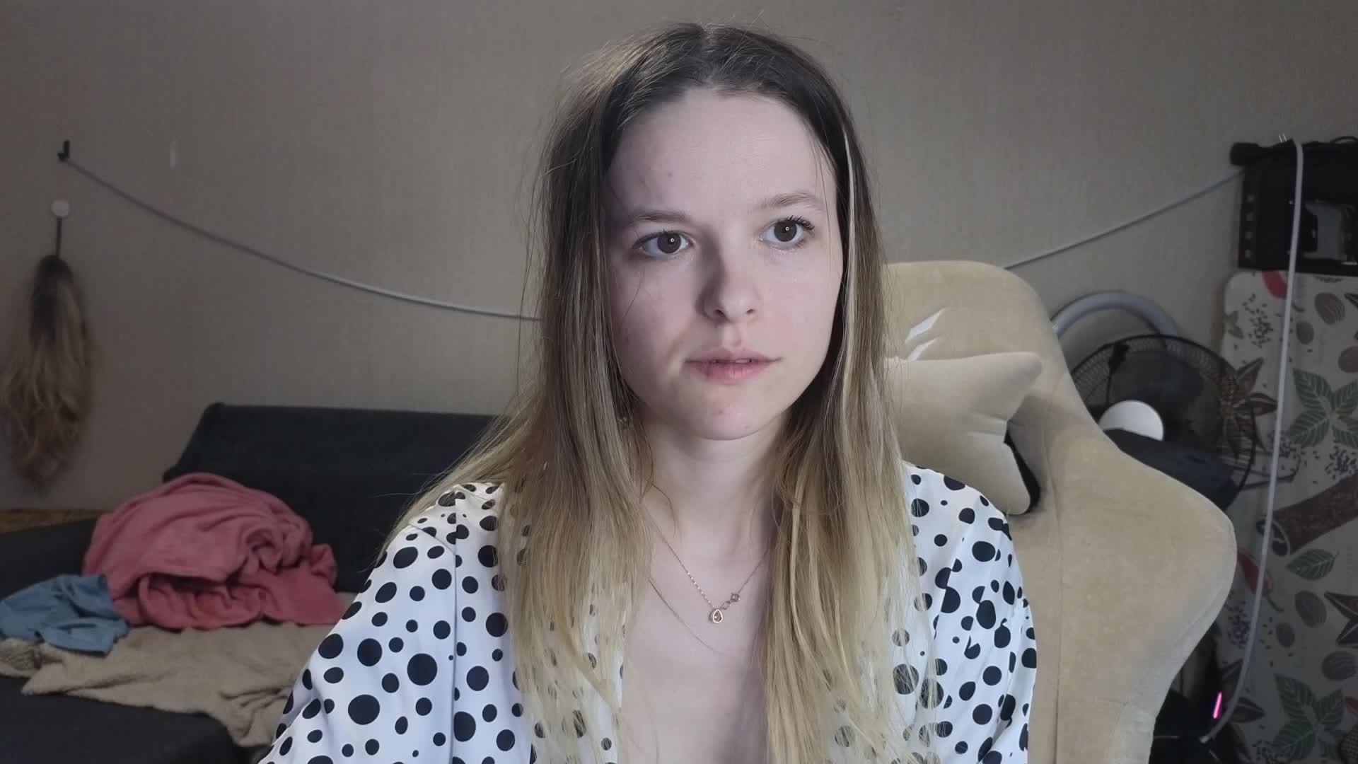 mali- Cam Model Chat December 2, 2025