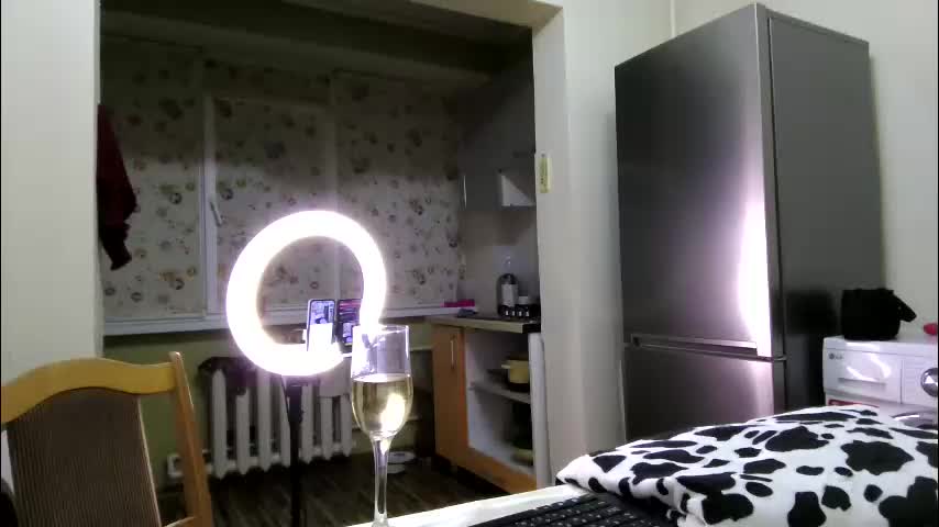 best_ass2000 Cam Model Chat December 2, 2025