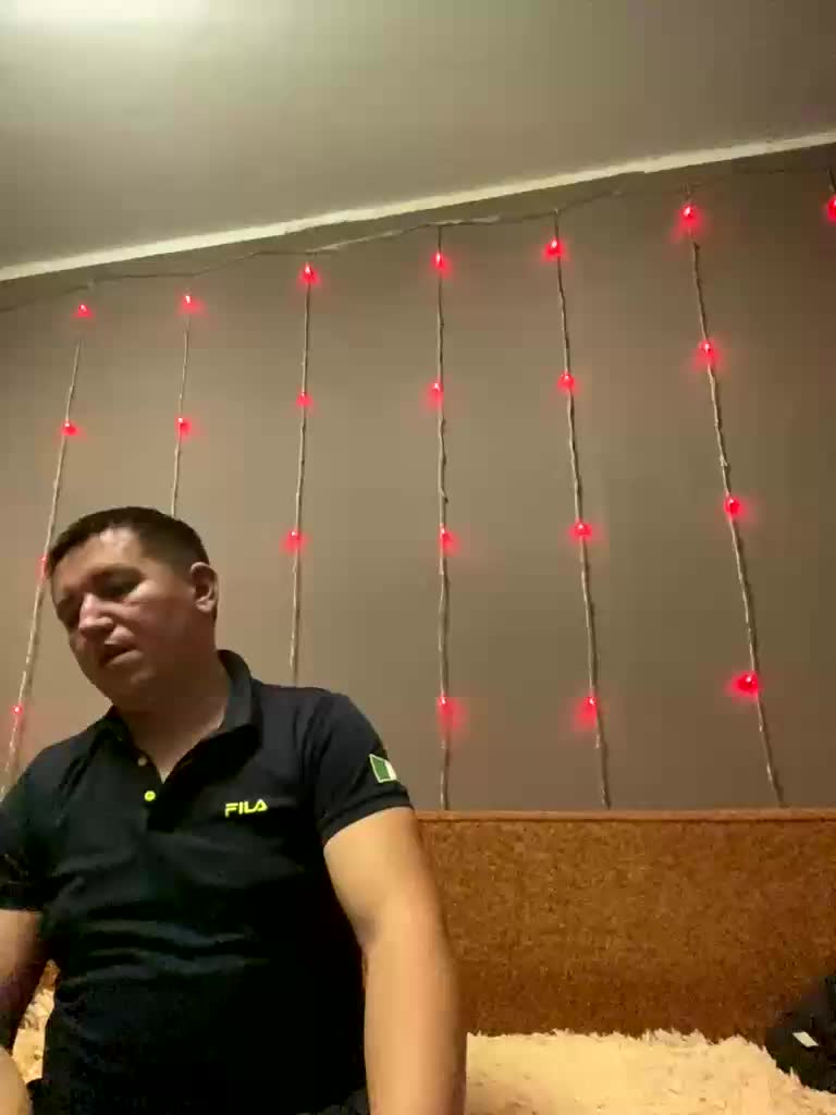 Xyligana Cam Model Chat December 2, 2025