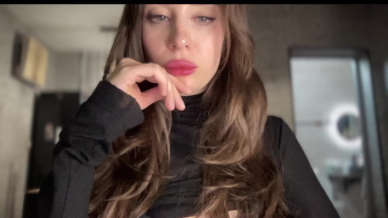 Melissa222Femdom Cam Model Chat December 3, 2025