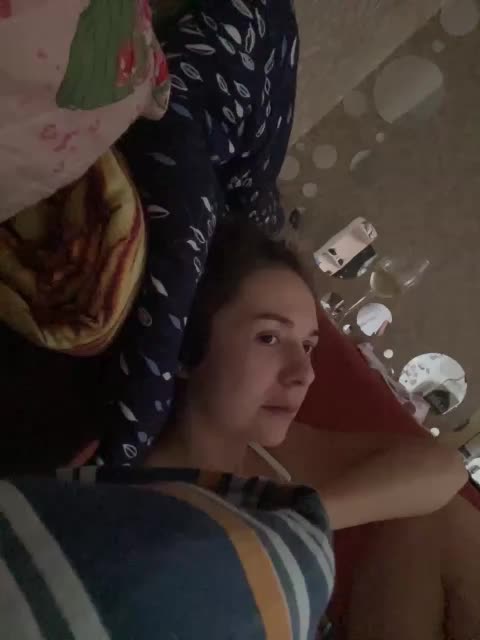 HelgaLeo Cam Model Chat December 3, 2025