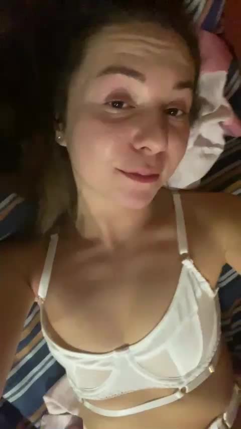 HelgaLeo Cam Model Chat December 3, 2025