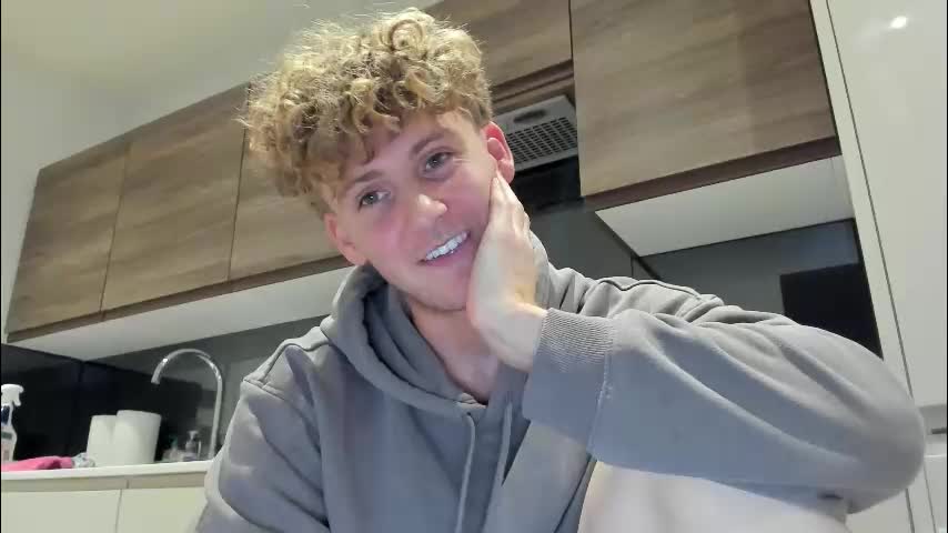 dominantalex182 Cam Model Chat December 3, 2025