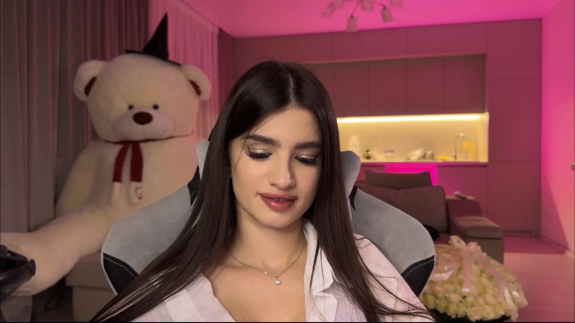 Sofi-Mi Cam Model Chat December 3, 2025