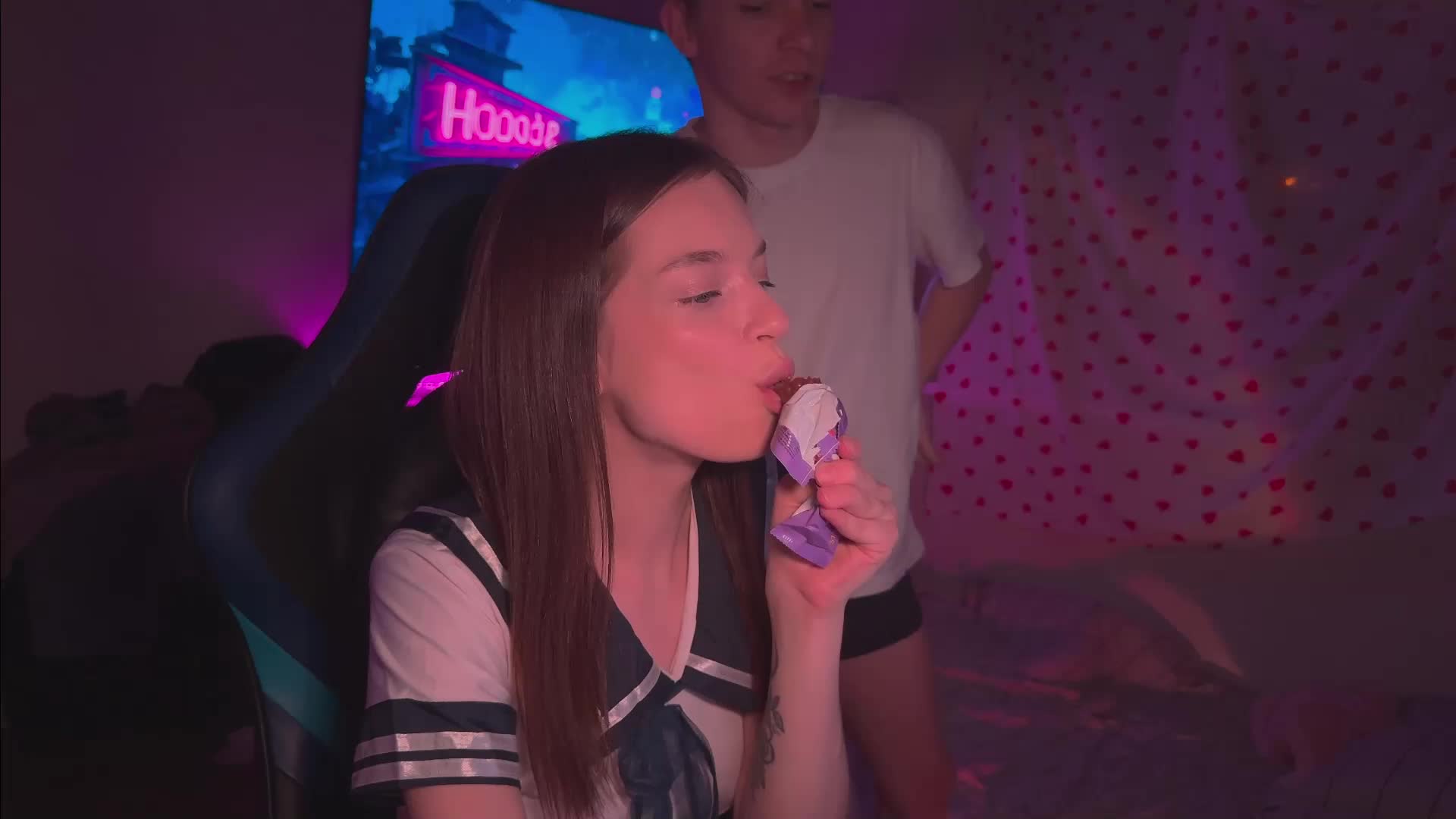 AsyaSky Cam Model Chat December 3, 2025