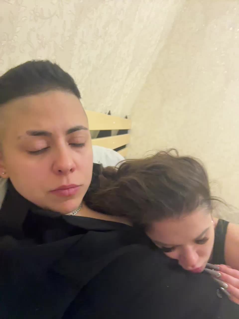 Flipflapfap Cam Model Chat December 4, 2025