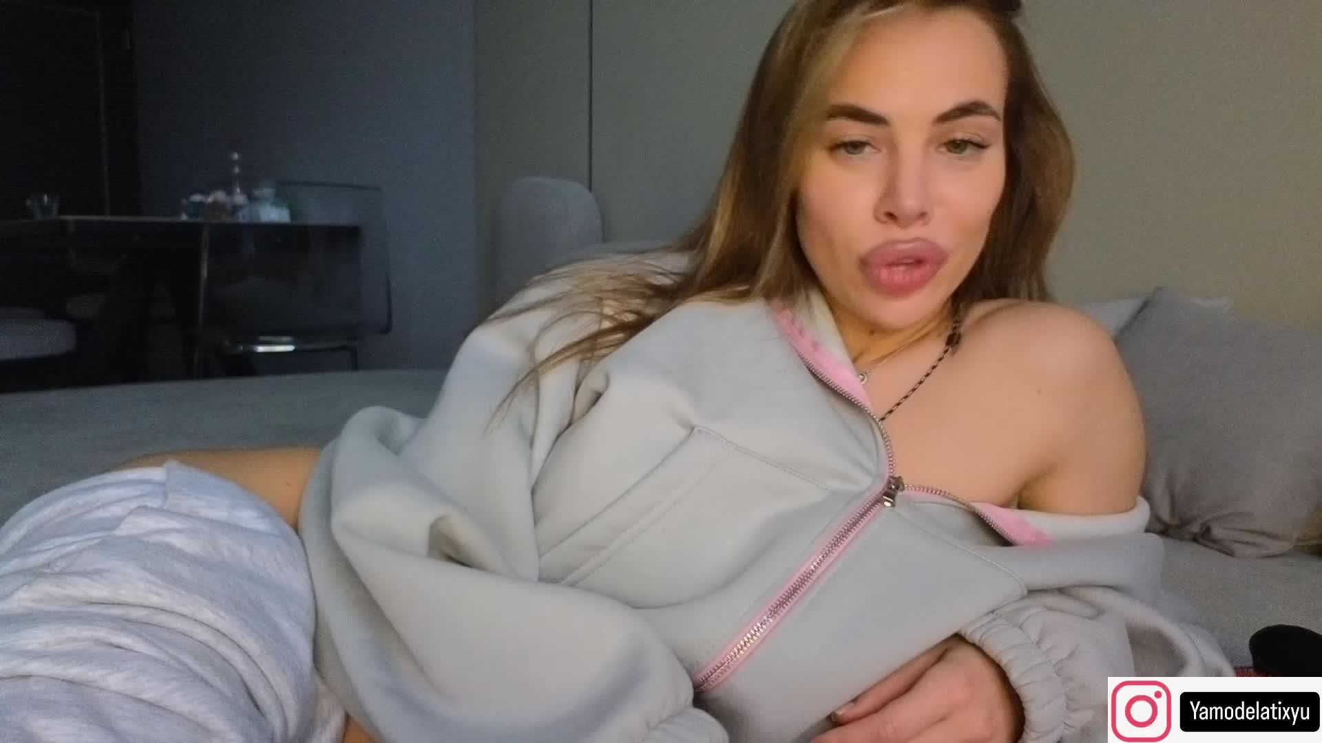 diffgirls1-1 Cam Model Chat December 4, 2025