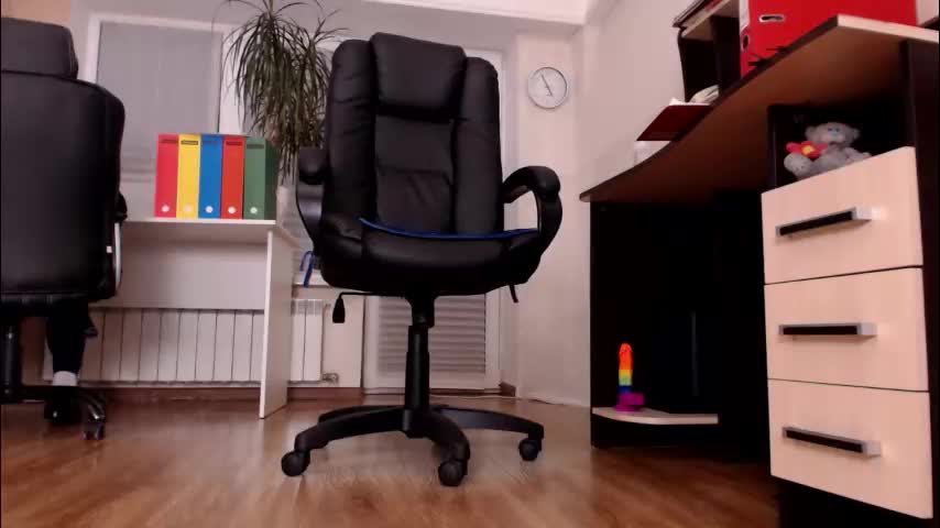 hottdoll611 Cam Model Chat December 4, 2025