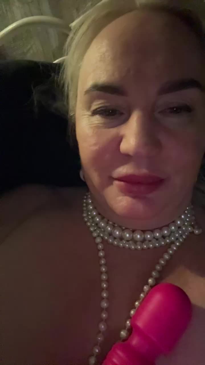 MadisonLove Cam Model Chat December 5, 2025